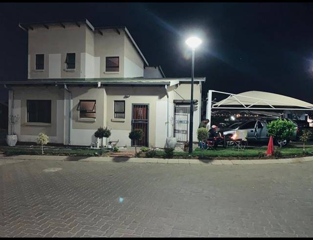 3 BEDROOM TOWNHOUSE FOR SALE IN SAGEWOOD